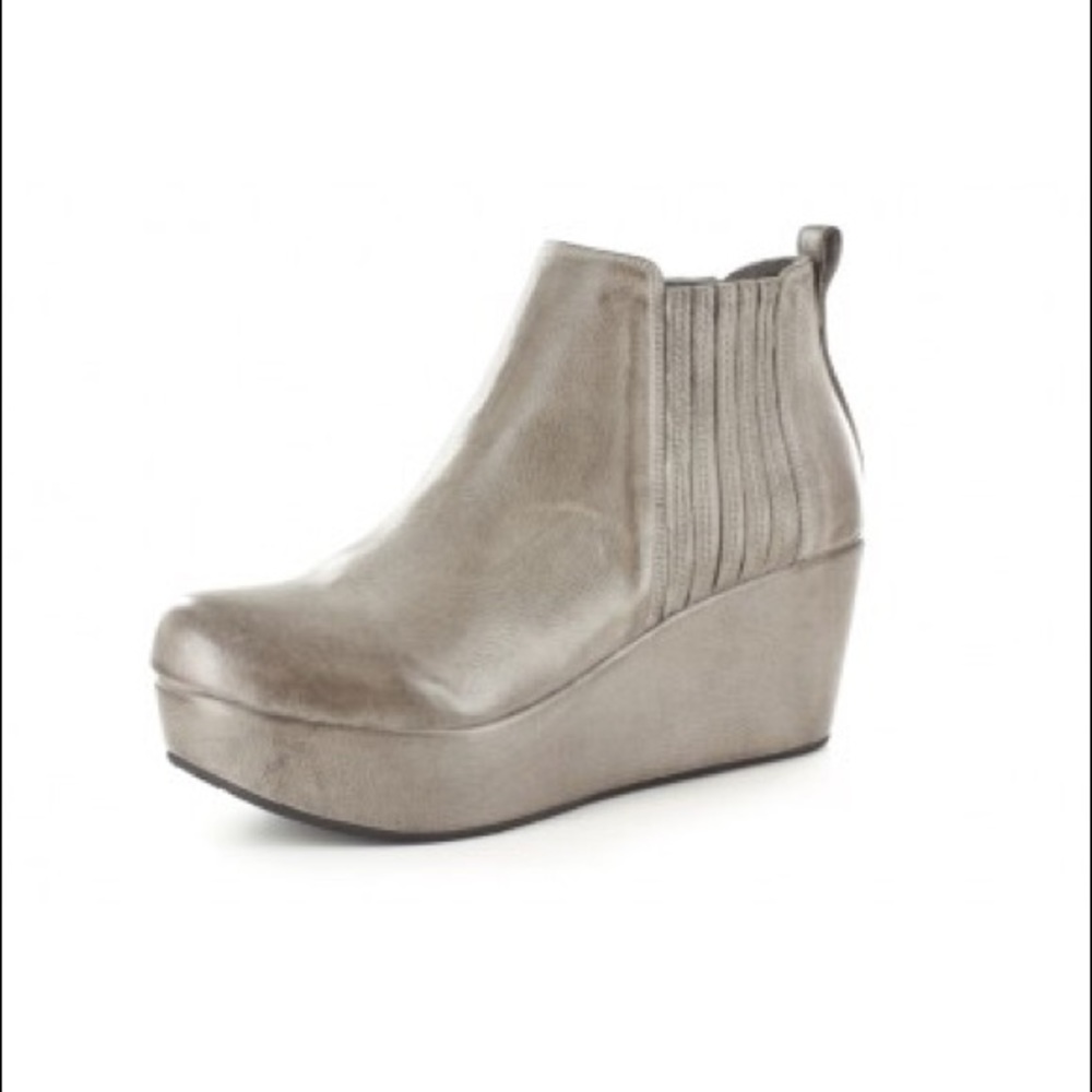 Chocolat Blu Walden Grey Booties